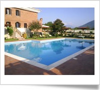 La piscina della Country House Poggio dei Signori